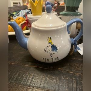 New with tags Tea Pot